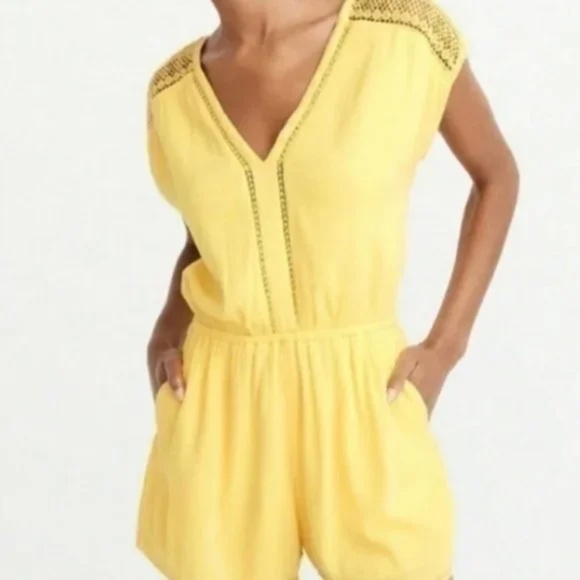 Abercrombie & Fitch Yellow Romper Shorts Crochet Lace AF Size Large - Picture 10 of 11